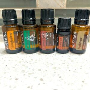 Doterra essential oils Holiday Spice Harvest Tangerine Vetiver Cinnamon Bark
